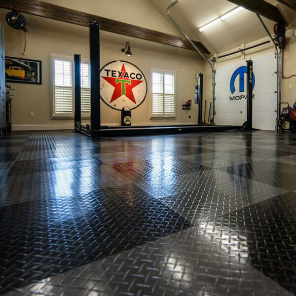 Diamond Garage Mania Floor Tile for Garage Machines