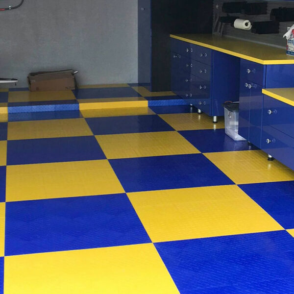 Blue and yellow floor Garage Mania