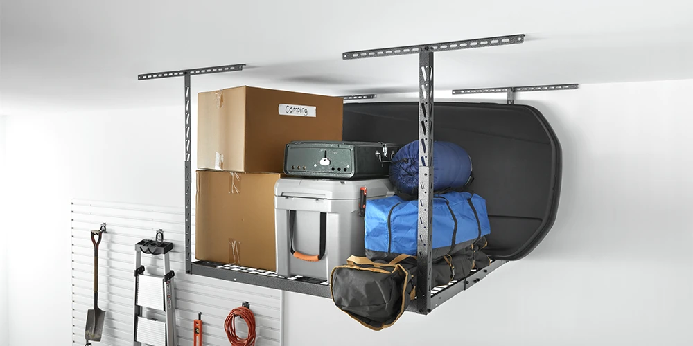 Scaffalatura a soffitto garage